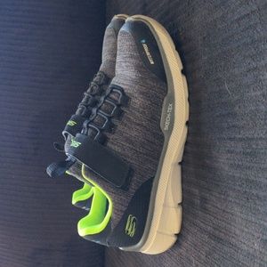 Skechers tennis shoes